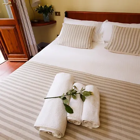 Del Pino Bed & Breakfast 3*